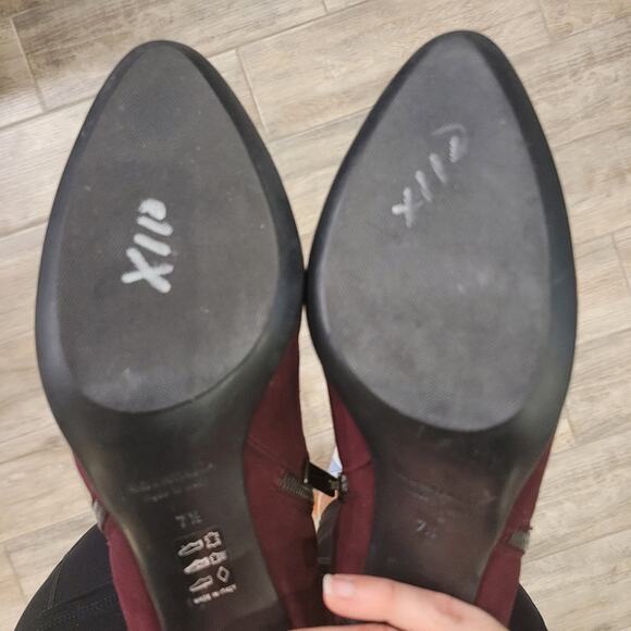 Aquatalia Boots Womens Size 7.5 Burgundy Suede Leather Zipper Heel Ankle Bootie - Picture 9 of 11